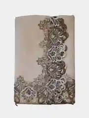Бежевый скатерть на прямоугольный стол, 150/220 Тефлоновая с набивными кружевами