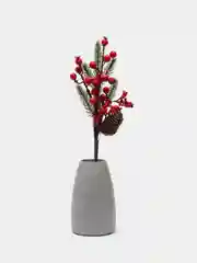 Искусственные цветы, веточка ели, с ягодами и шишками.
