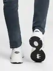 Белый кроссовки мужские PIOMAR