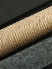 Бежевый меланж игровой комплекс для кошек с лежанкой и игрушкой, 40 х 40 х 50 см