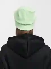 Салатовый шапка женская