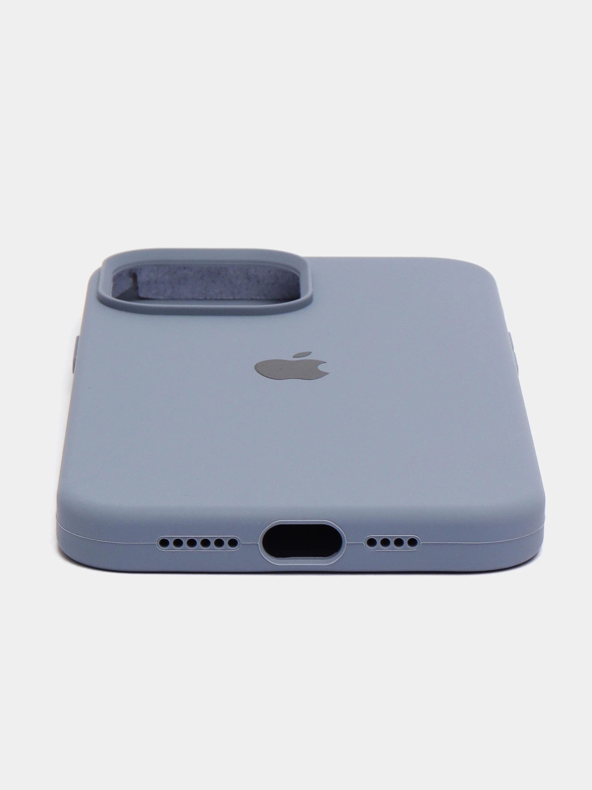 Светло-синий чехол Silicone Case для iPhone 13 Pro Max с закрытым низом
