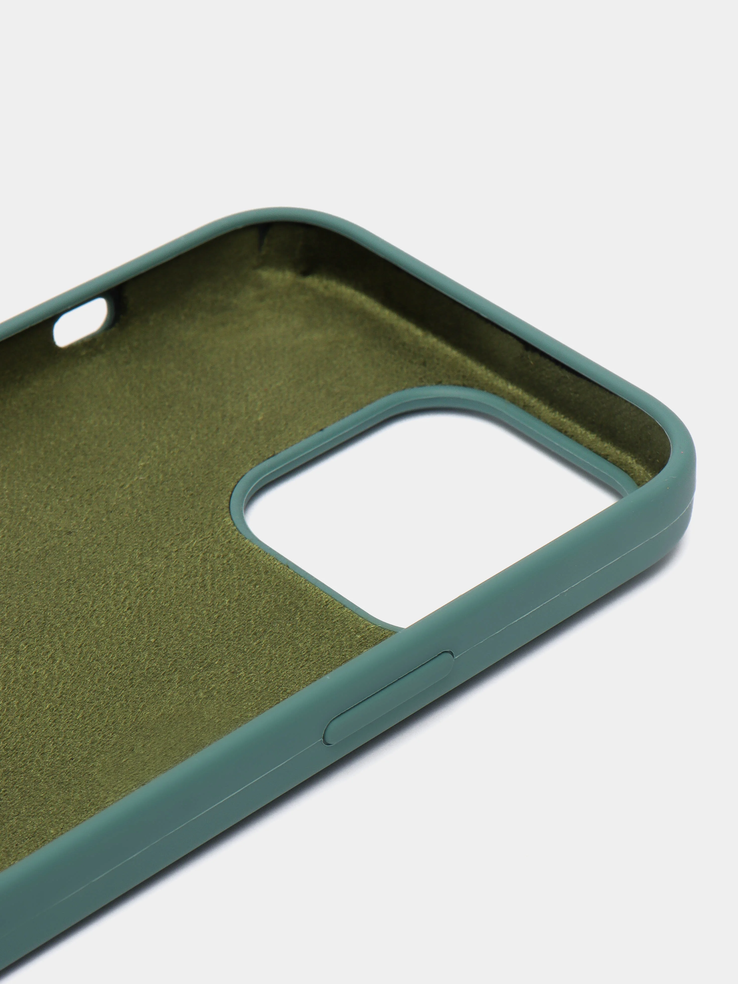 Зелёный хаки чехол Silicone Case для iPhone 13 Pro с закрытым низом