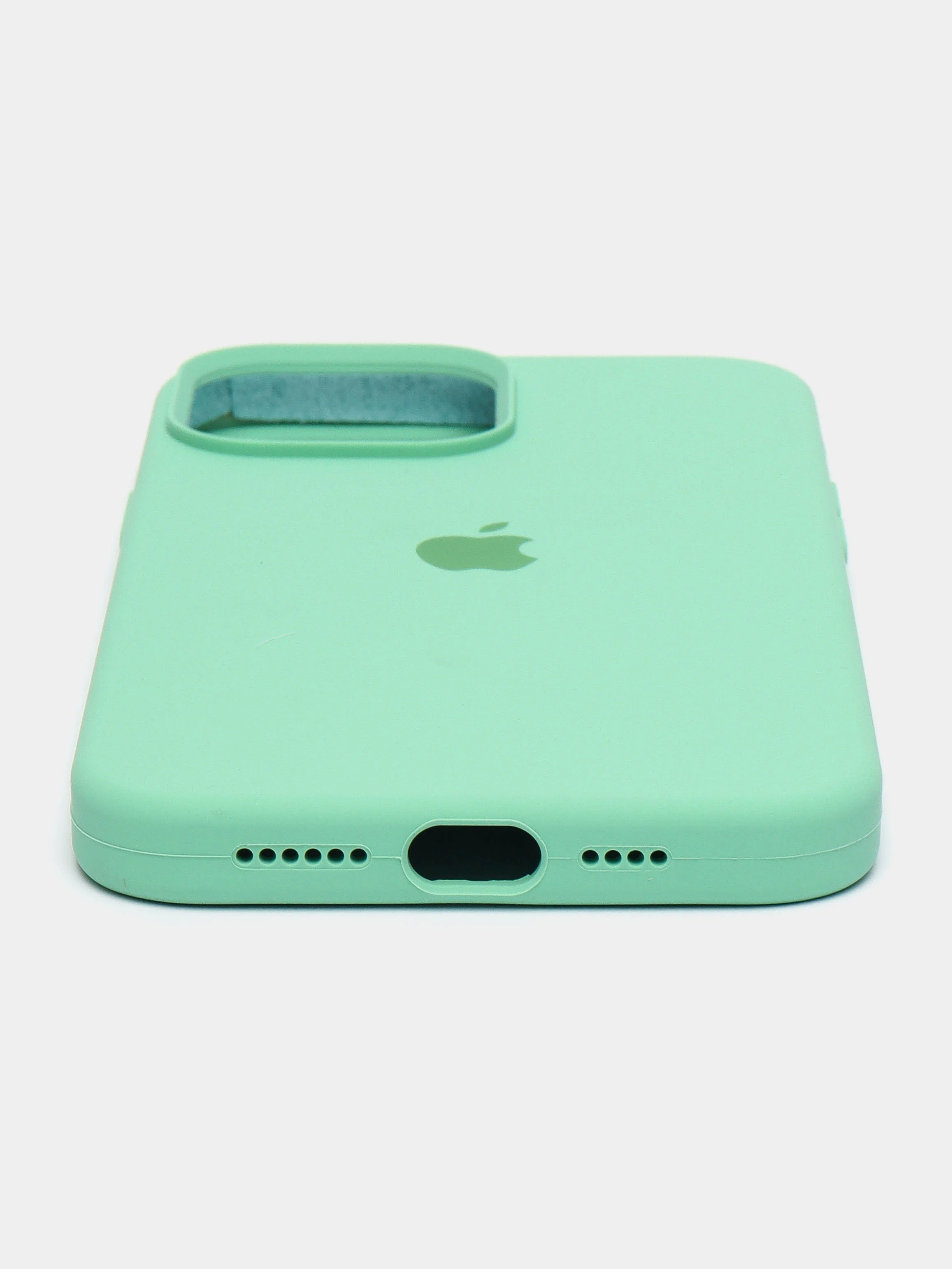 Красный чехол Silicone Case для iPhone 13 Pro Max с закрытым низом