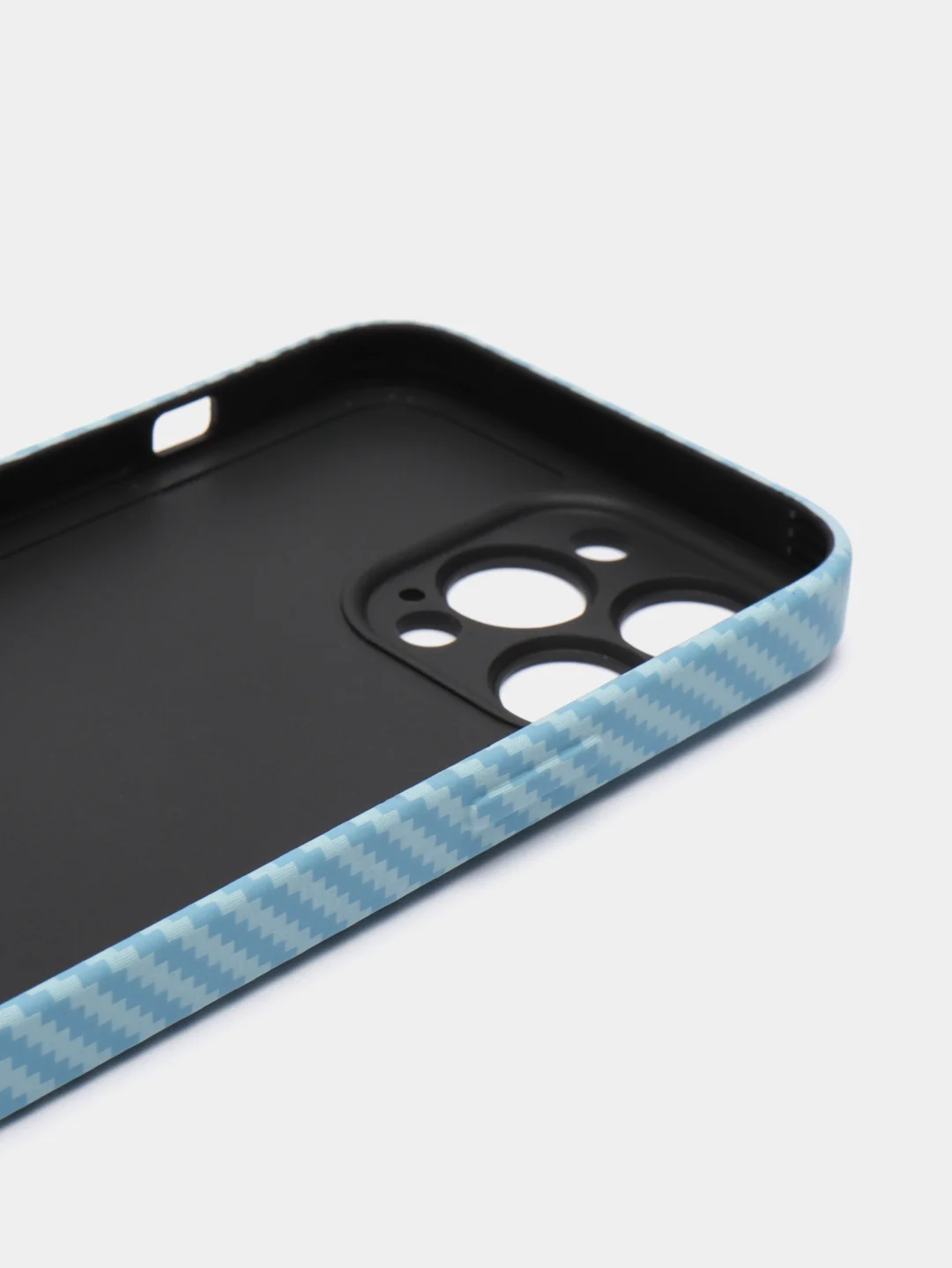 Светло-синий чехол Kaws для iPhone 13 Pro