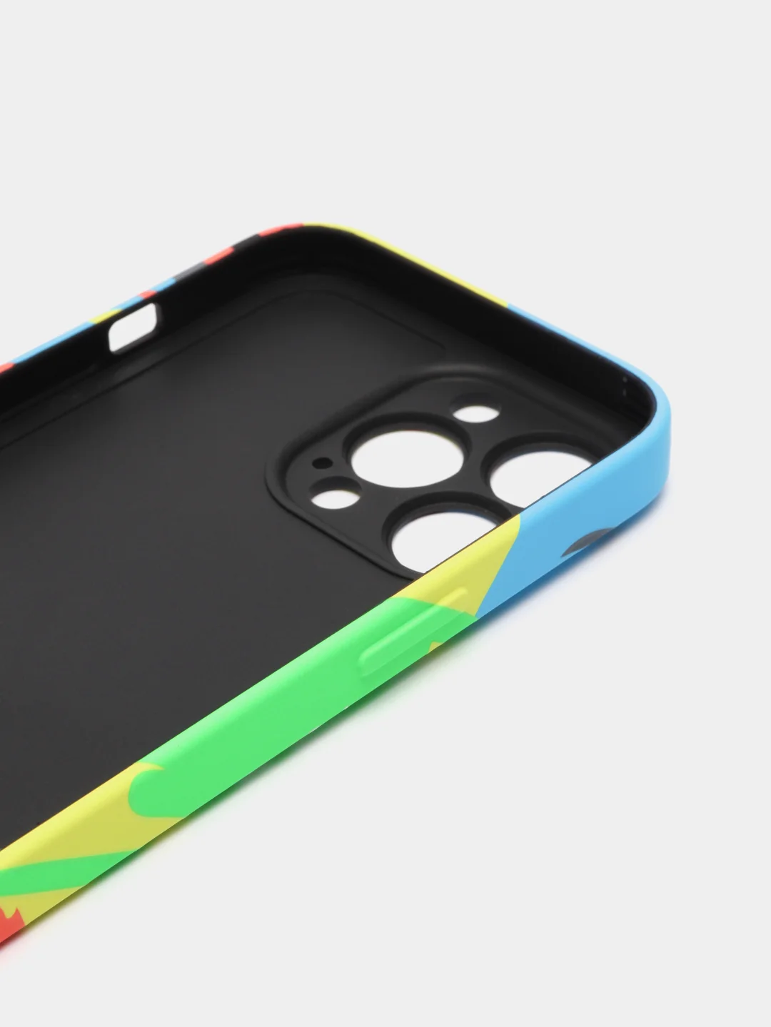 Салатовый чехол Kaws для iPhone 13 Pro