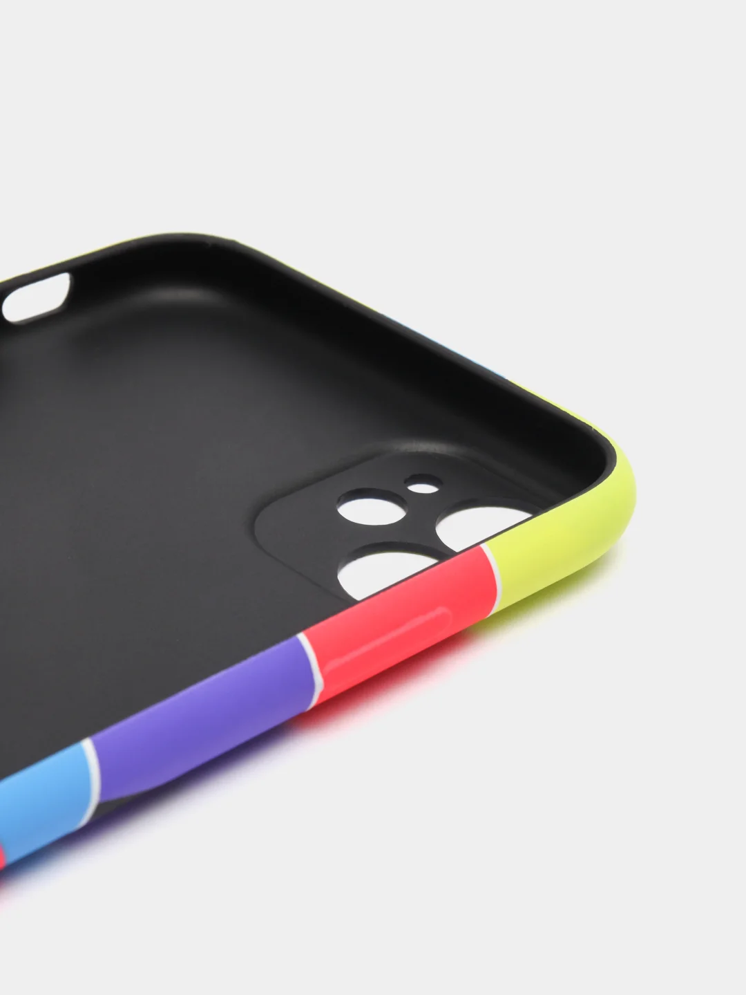 Фиолетовый чехол для iPhone 11 KAWS