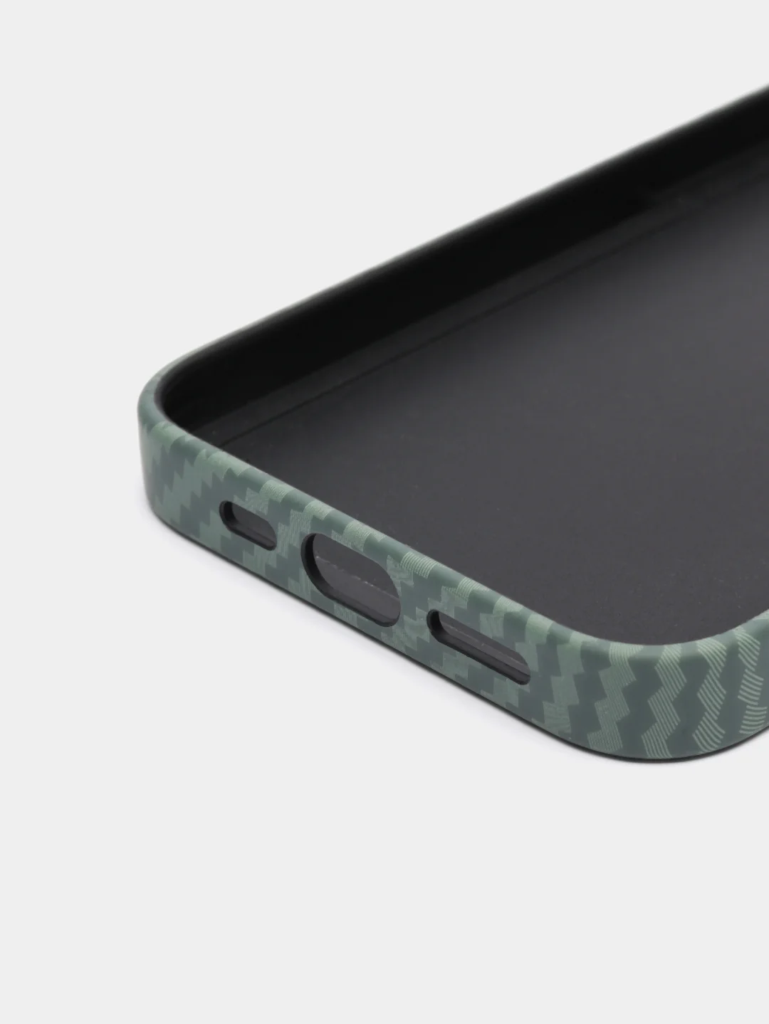 Зелёный хаки чехол KAWS для iPhone 13