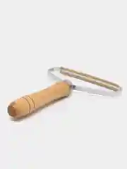 Скребок-щетка для удаления катышек и шерсти