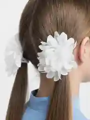 Белый праздничные бантики для школы на каждый день