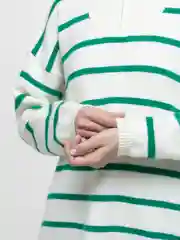 Зеленый свитер женский, оверсайз, в тонкую полоску