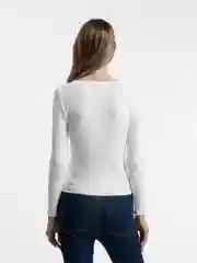 Белый свитер женский