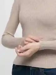 Бежевый меланж свитер женский