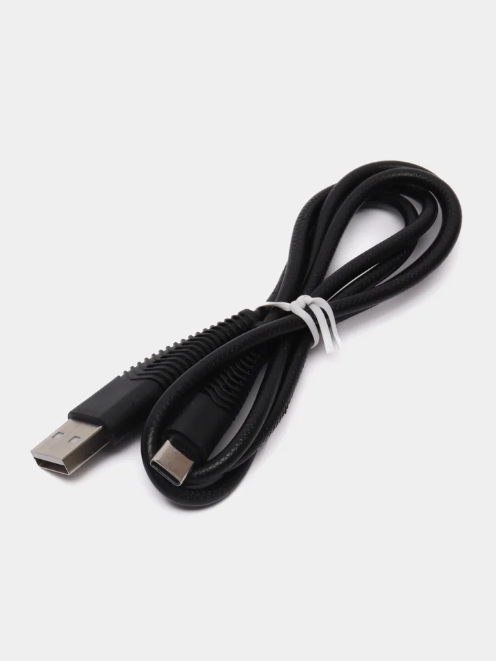 Белый сетевые зарядные устройства, USB кабеля и прикуриватель для авто