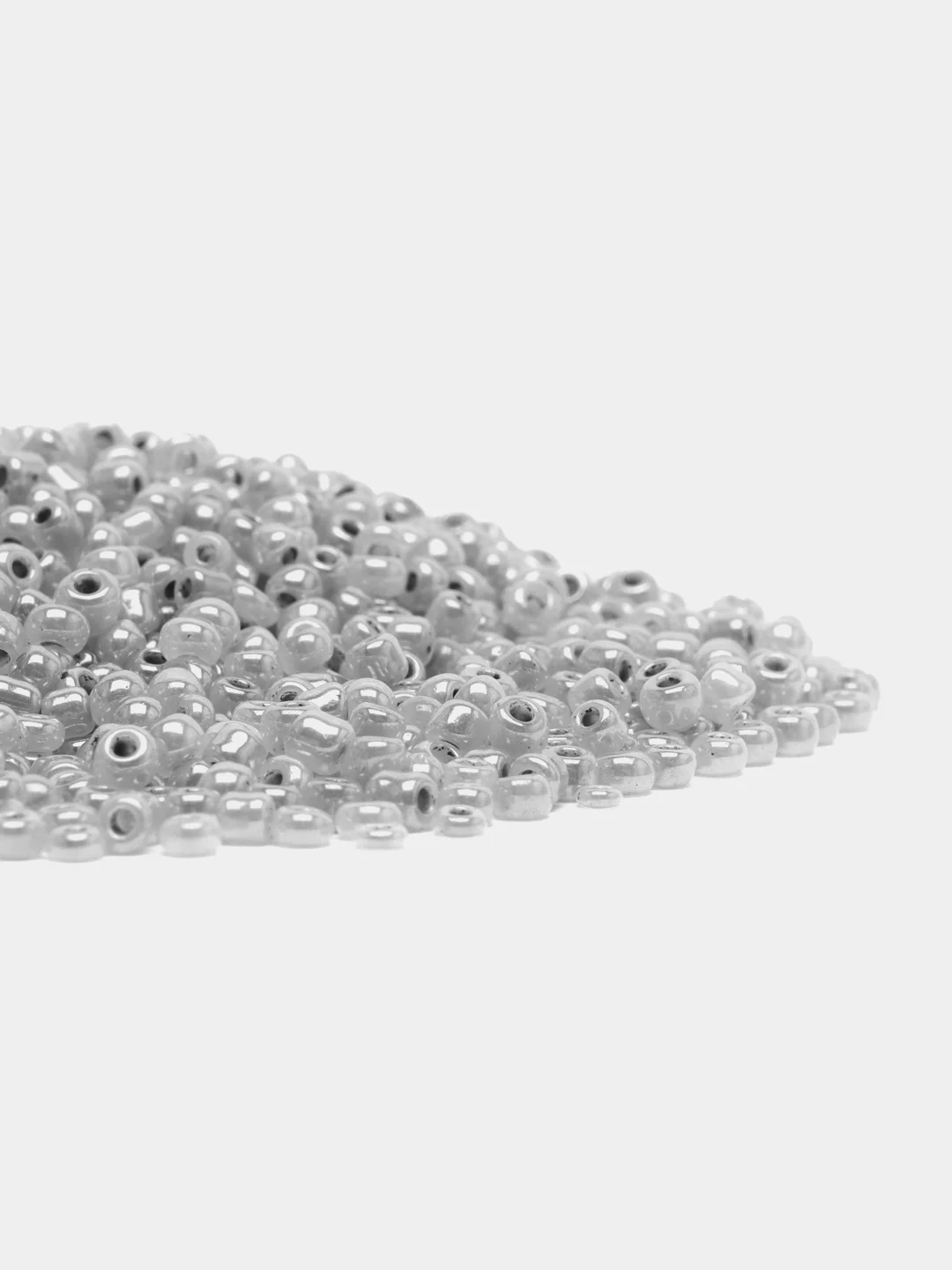 Серебряный бисер 30 гр. Яркие цвета.