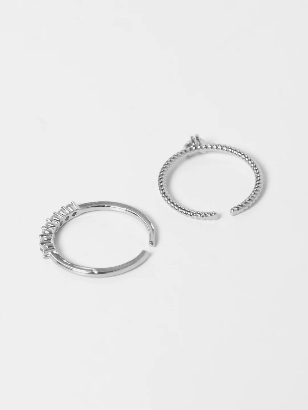 Серебряный комплект колец со стразами, 2 кольца