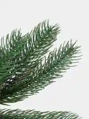 Искусственные цветы, веточка ели, венок.