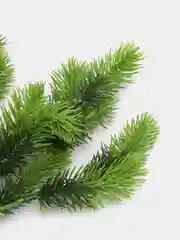 Искусственные цветы, веточка ели, венок.