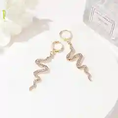 Золотой женские серьги кольца в виде змеек, сережки змейки конго со стразами
