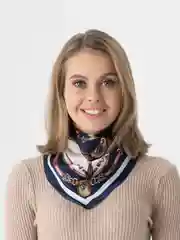 Бежевый платок с принтом