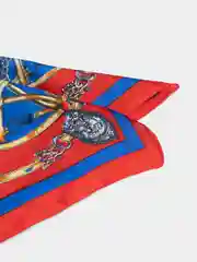 Алый платок с принтом