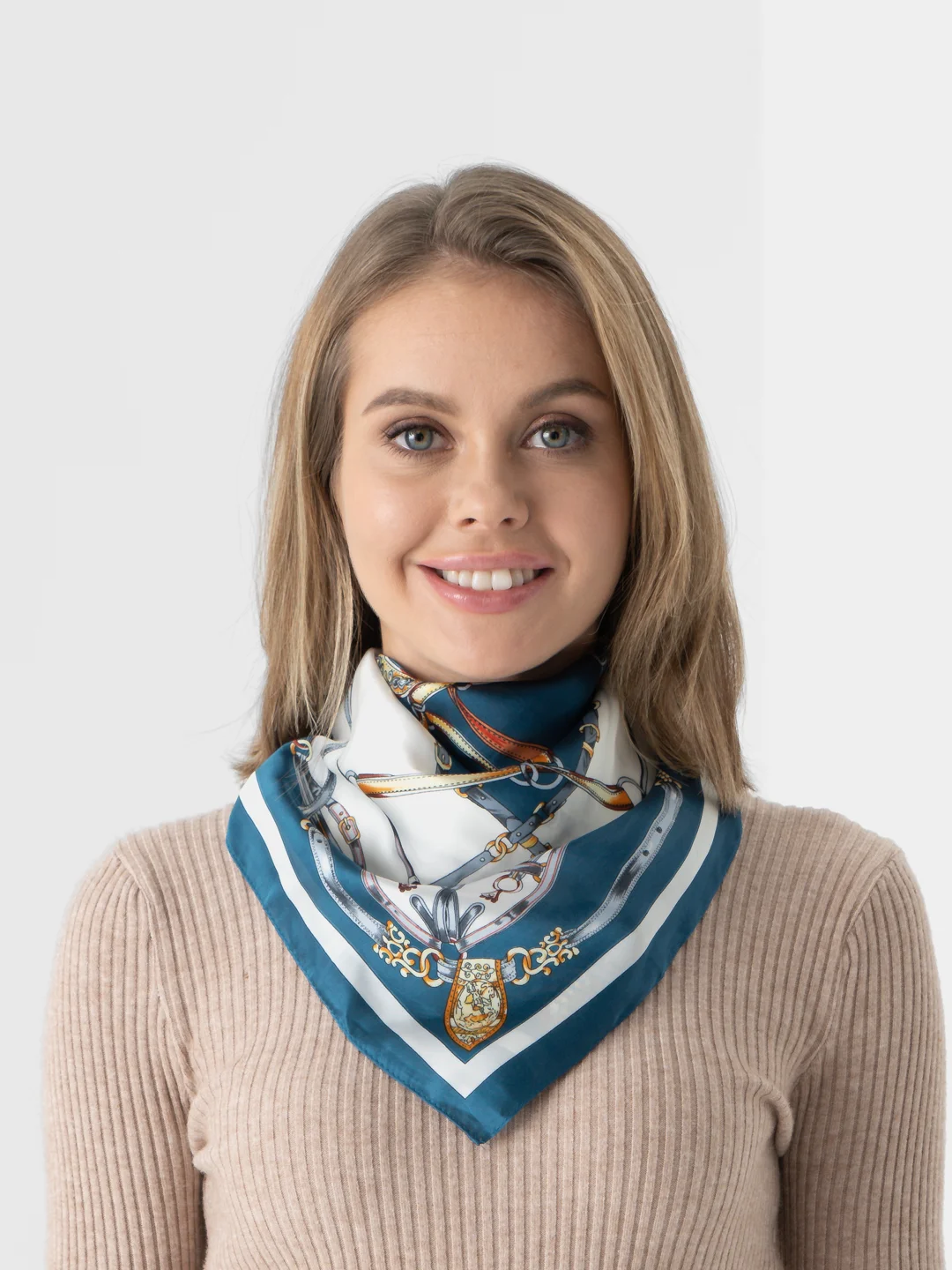 Аметистовый платок с принтом