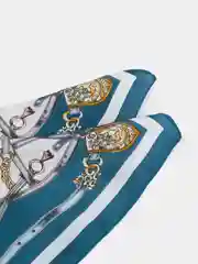 Аметистовый платок с принтом
