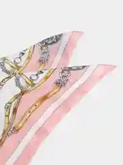 Багровый платок с принтом