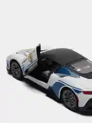 Белый металлическая машинка 1:22 A3396