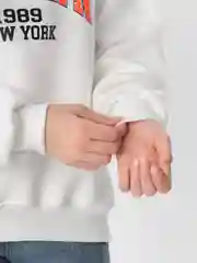 Белый свитшот женский, утепленный