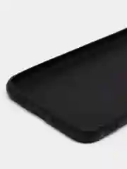 Алый чехол на iPhone XR