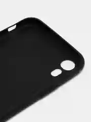 Алый чехол на iPhone XR