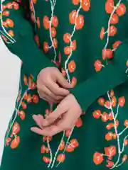 Зеленый костюм: туника и брюки