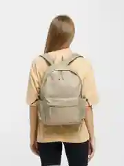 Кремовый рюкзак женский
