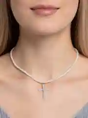 Белый стильный чокер из жемчуга, с подвеской