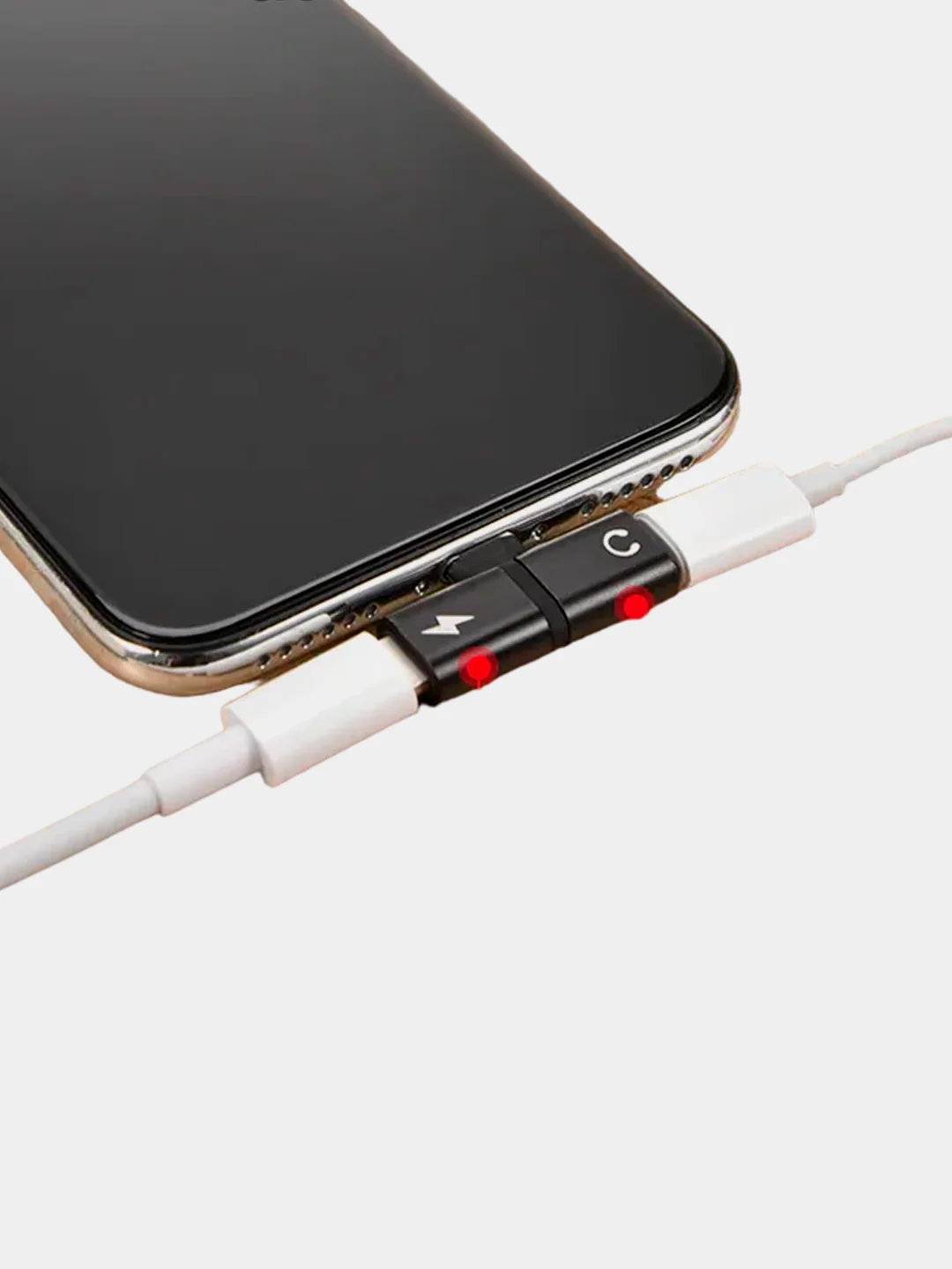 Золотой переходник адаптер для наушников Lightning и зарядки Lightning на iPhone