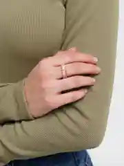 Белый кольцо прозрачное акриловое с бабочкой
