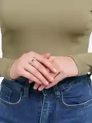 Белый кольцо прозрачное акриловое с бабочкой
