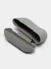 Серый чехол на Airpods Pro