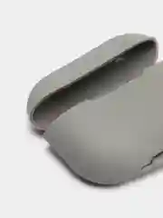 Серый чехол на Airpods Pro