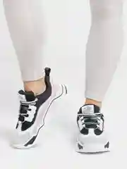 Лавандовый кроссовки женские осенние