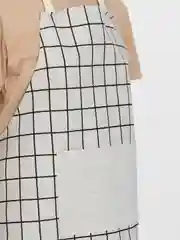 Белый фартук кухонный