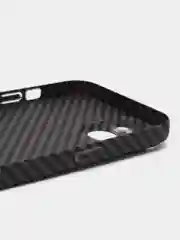 Черный чехол KAWS для iPhone 14