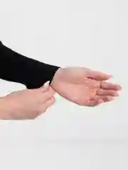 Черный джемпер женский в рубчик