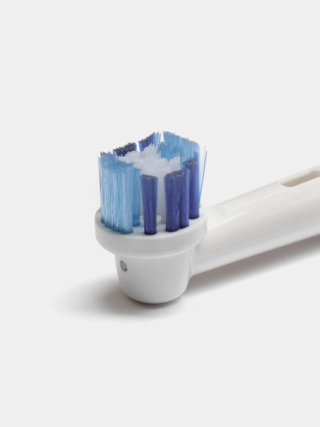 Бирюзовый насадки для электрической зубной щетки Oral B Braun c отбеливающими щетинками орал би