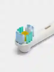 Аметистовый насадки для электрической зубной щетки Oral B Braun c отбеливающими щетинками орал би