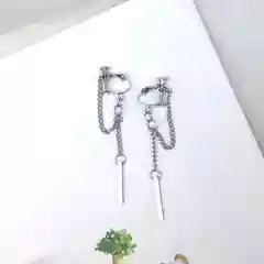 Белый серьги-цепочки BTS