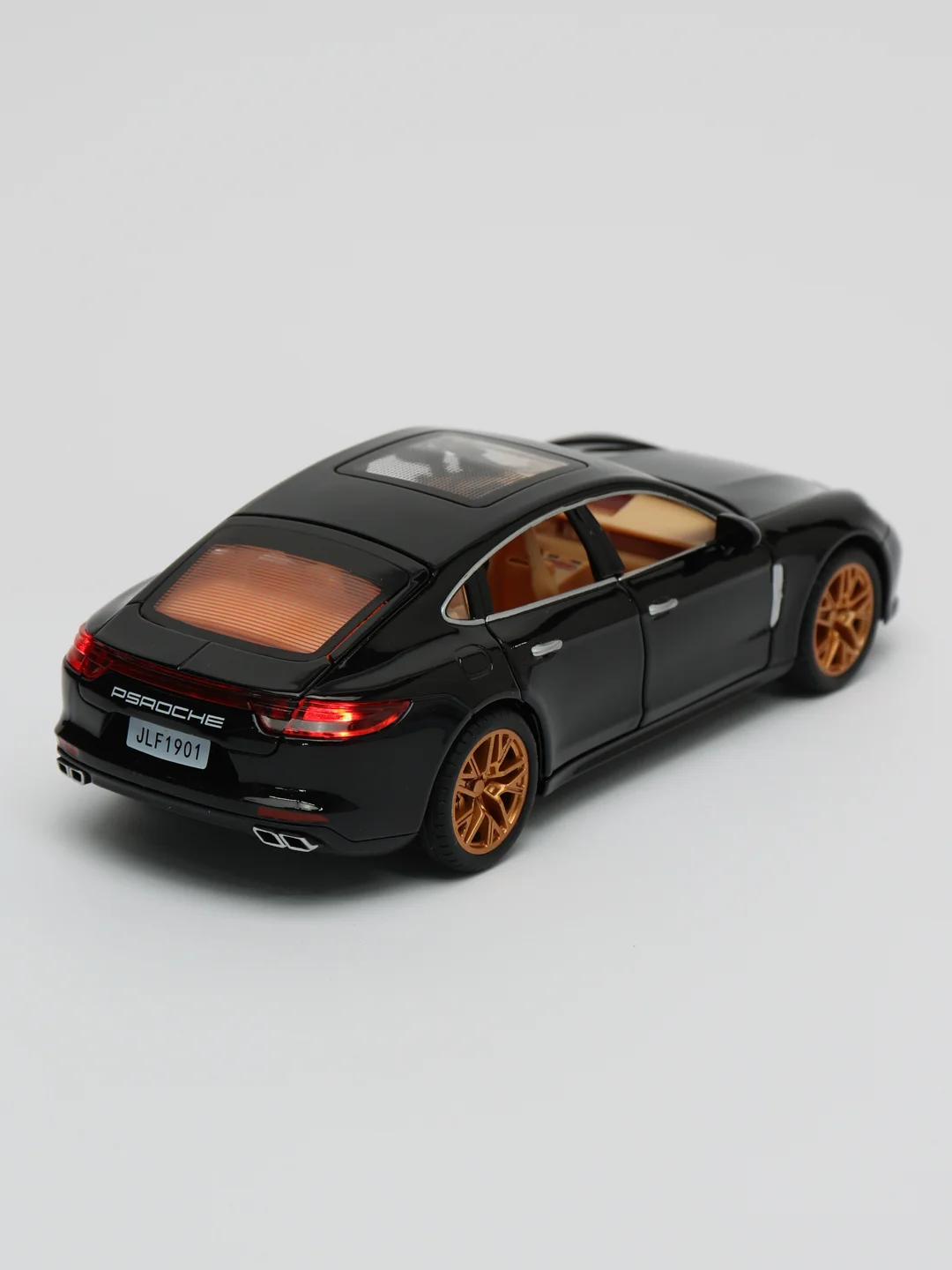 Черный металлическая машинка 1:24 Porsche 1900-13