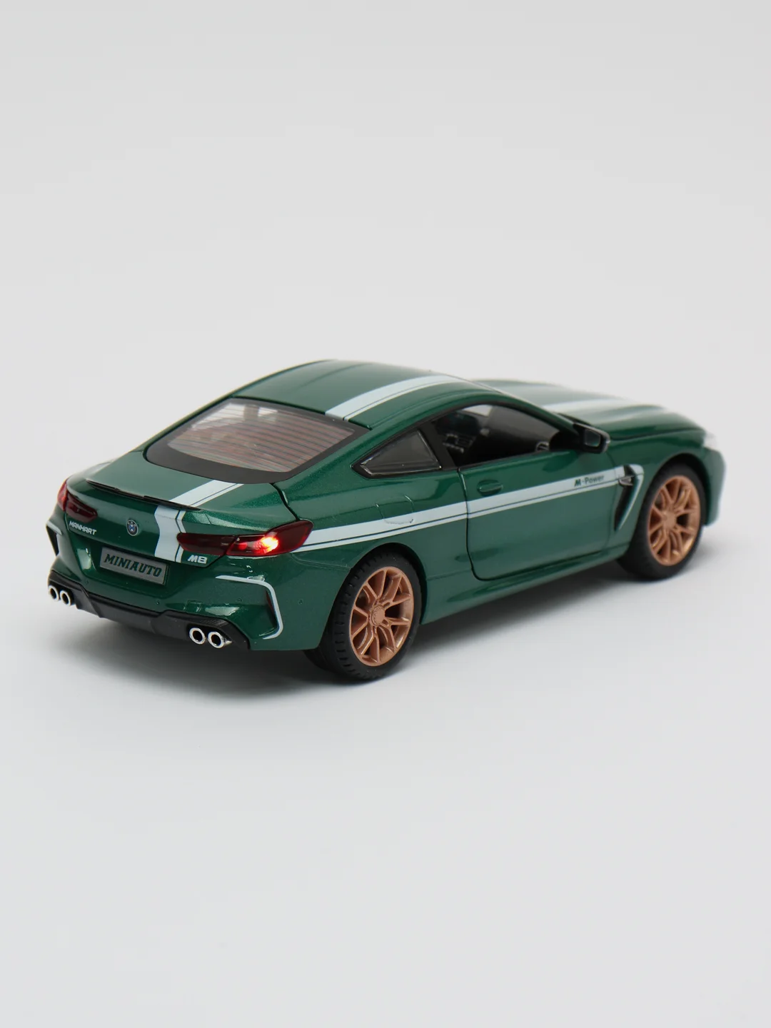 Зеленый игрушечный автомобиль BMW M8 M-Power 1:24 MiniAuto