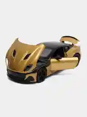 Золотой металлическая машинка Aston Martin 1:22